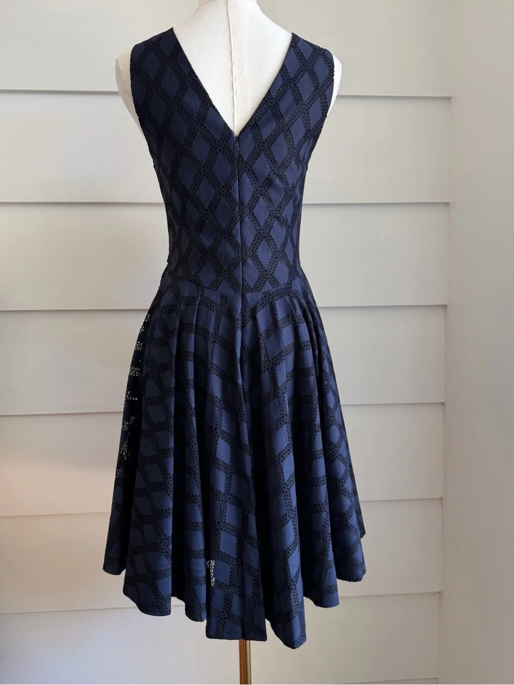 Sandro Lace Fit and Flare Cocktail Dress size 1/ S - Picture 4 of 9